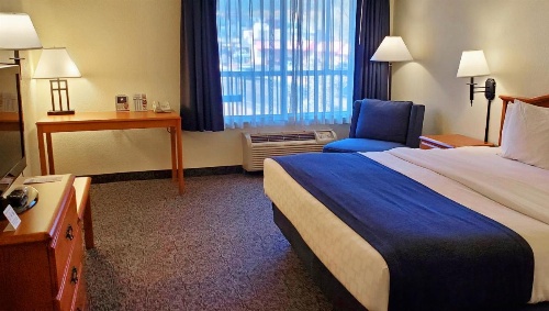 Magnuson Grand Pikes Peak image 17