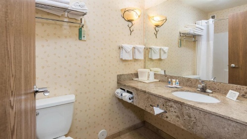 Magnuson Grand Pikes Peak image 40