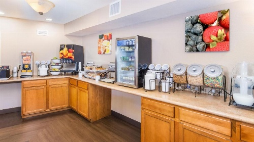 Magnuson Grand Pikes Peak image 41