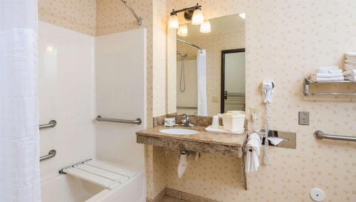 Magnuson Grand Pikes Peak image 43